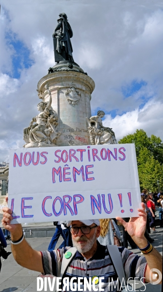 Le mouvement   Bloquons tout   place de la République