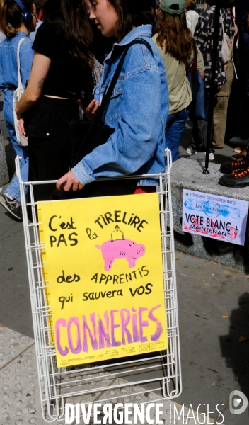 Le mouvement   Bloquons tout   place de la République
