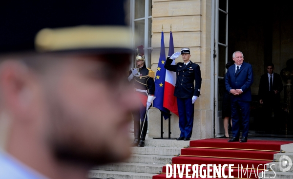 Passation de pouvoirs entre françois bayrou et sébastien lecornu