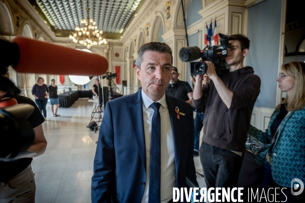 Gaël Perdriau, Maire de St-Etiienne, 1er conseil municipal après sa mise en examen.