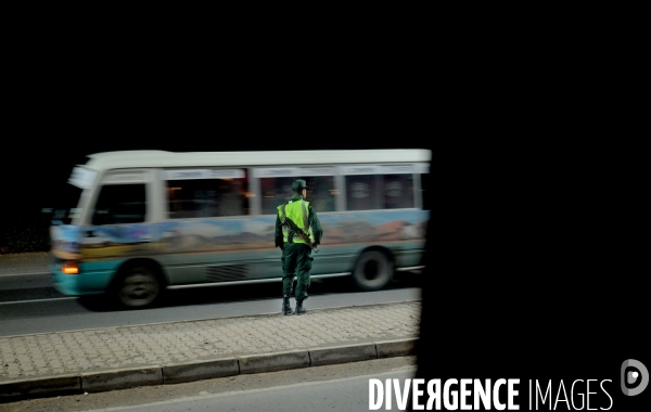 Controle de nuit de la gendarmerie ALGÉRIENNE