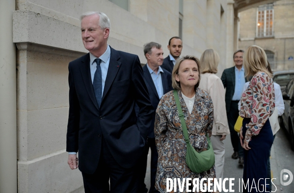 Dernier meeting de michel barnier avant le premier tour de la législative anticipée     䀀