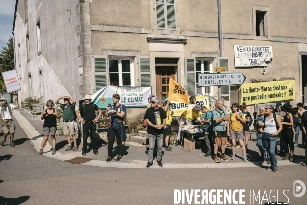 Manifestation du futur a Bure contre le projet d’enfouissement de dechets nucleaires Cigeo