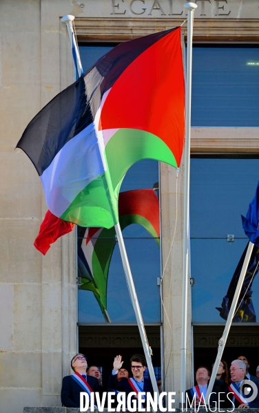 Pavoisement de la mairie de Saint Denis aux couleurs de la Palestine