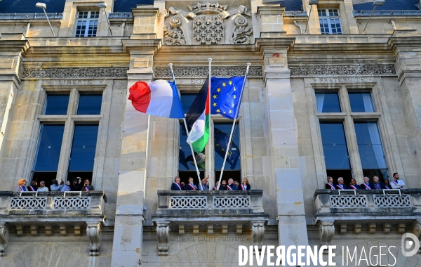 Pavoisement de la mairie de Saint Denis aux couleurs de la Palestine