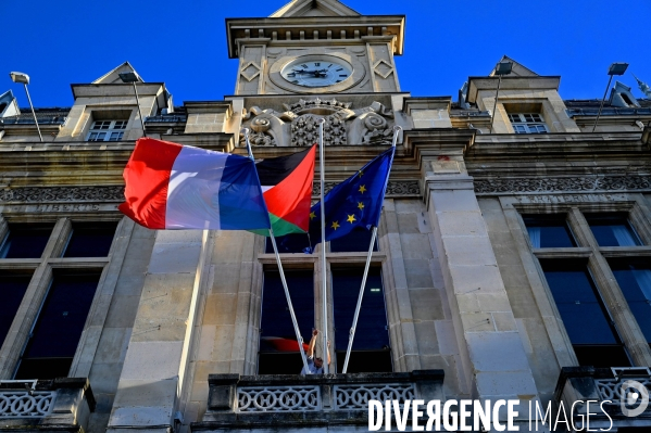 Pavoisement de la mairie de Saint Denis aux couleurs de la Palestine
