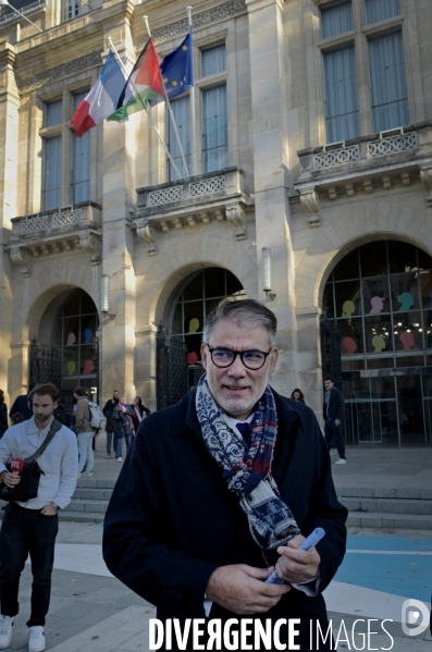 Pavoisement de la mairie de Saint Denis aux couleurs de la Palestine