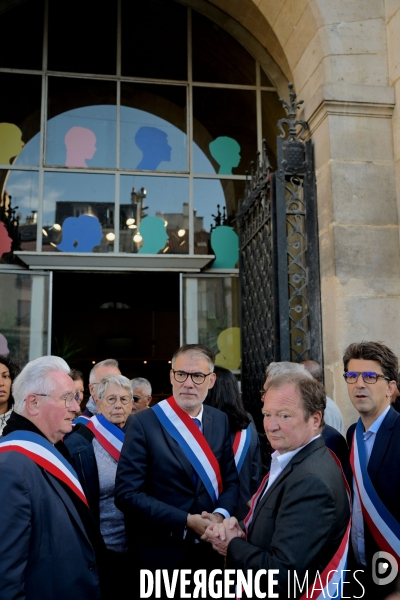 Pavoisement de la mairie de Saint Denis aux couleurs de la Palestine