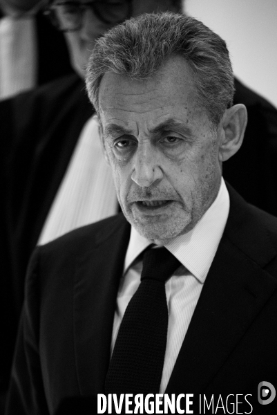 Nicolas Sarkozy après sa condamnation à cinq ans de prison. 
