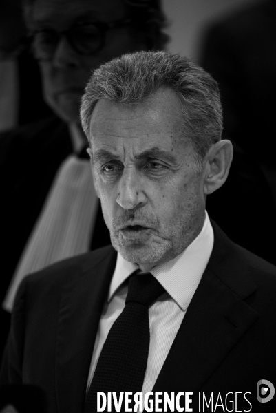 Nicolas Sarkozy après sa condamnation à cinq ans de prison. 