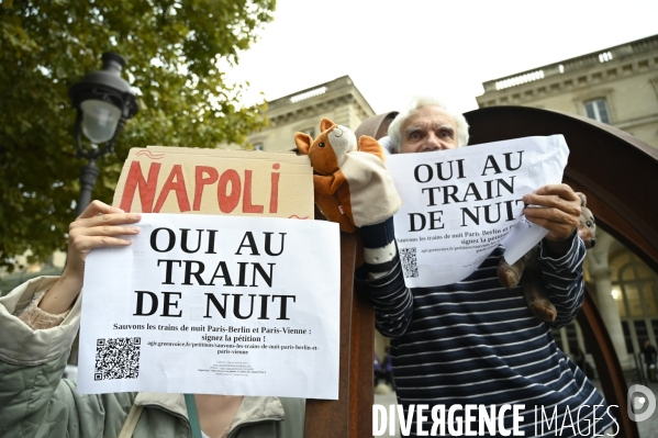 La SNCF dégrade le service des trains de nuits internationaux Paris-Berlin et Paris-Vienne. Le collectif   oui aux trains de nuit   dénonce.