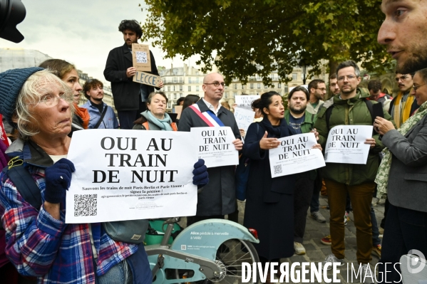 La SNCF dégrade le service des trains de nuits internationaux Paris-Berlin et Paris-Vienne. Le collectif oui aux trains de nuit dénonce.