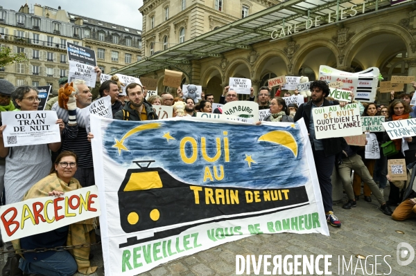 La SNCF dégrade le service des trains de nuits internationaux Paris-Berlin et Paris-Vienne. Le collectif oui aux trains de nuit dénonce.