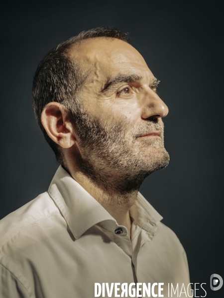 Portrait de Pouria Amirshahi.