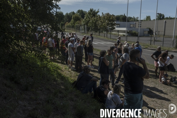 Rassemblement des anciens salariés de la papeterie Lecas à Nersac en Charente