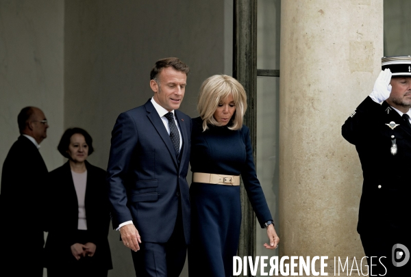 Emmanuel et Brigitte Macron à l elysée  