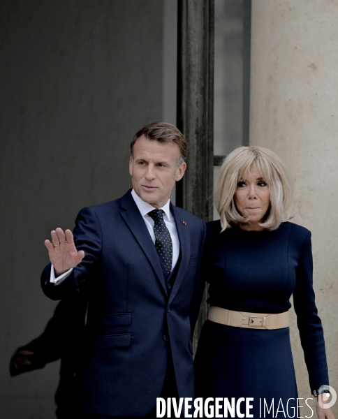Emmanuel et Brigitte Macron à l elysée  