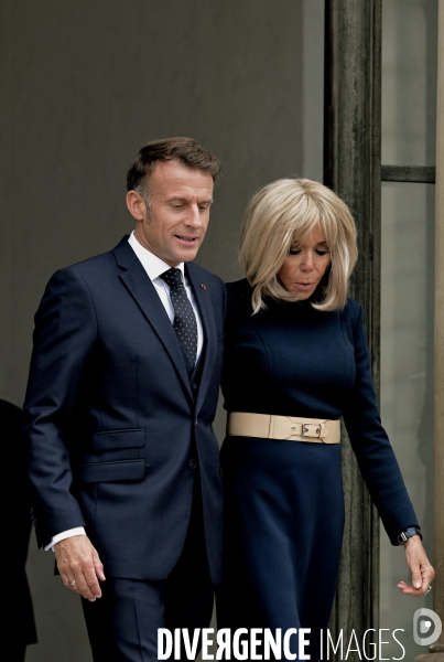 Emmanuel et Brigitte Macron à l elysée  