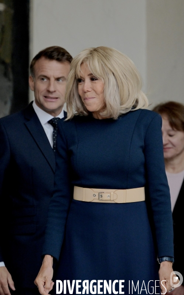 Emmanuel et Brigitte Macron à l elysée  