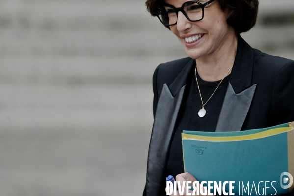 Sébastien LECORNU Premier ministre /  Premiere réunion de travail avec les membres du Gouvernement