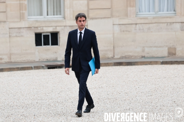 Les chefs de partis a l elysee