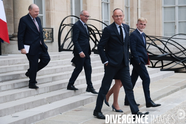 Les chefs de partis a l elysee