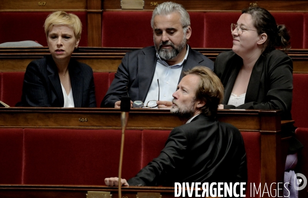 Sébastien Lecornu échappe à la censure, le gouvernement se maintient 