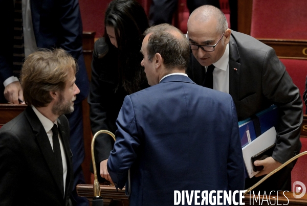 Sébastien Lecornu échappe à la censure, le gouvernement se maintient 