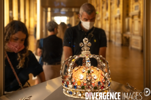 Cambriolage au Musée du Louvre. Bijoux.
