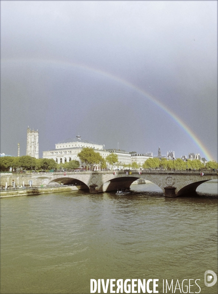 Arc en ciel Paris Quai de l Horloge