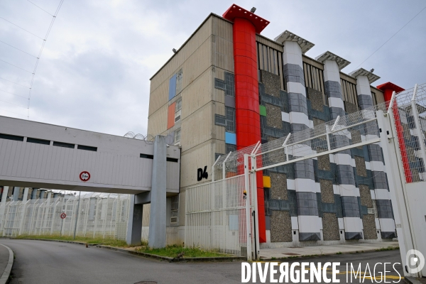 Le centre pénitentiaire de Fleury Mérogis / Le quartier des mineurs 