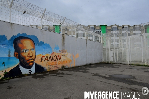 Le centre pénitentiaire de Fleury Mérogis / Le quartier des mineurs 