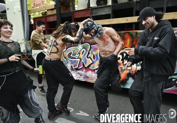 Tekno Parade revendicative à Paris