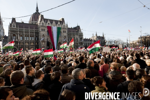 Budapest- hongrie - entre pouvoir et opposition, la fête nationale du peuple hongrois