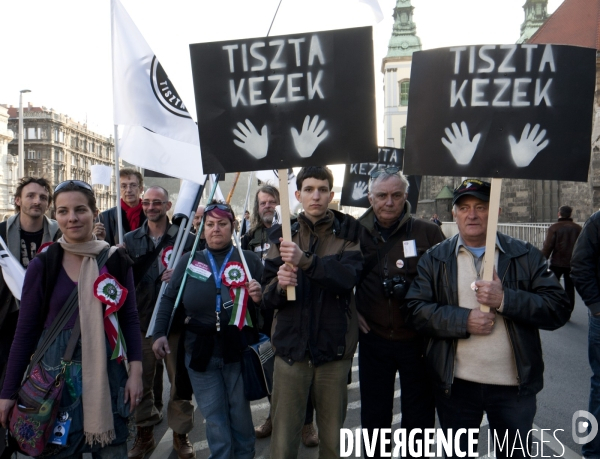 Budapest- hongrie - entre pouvoir et opposition, la fête nationale du peuple hongrois