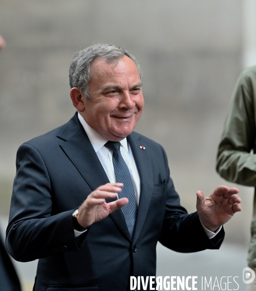 Dernier meeting de michel barnier avant le premier tour de la législative anticipée
