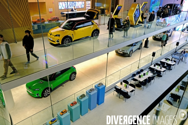 La femme au ballon de foot