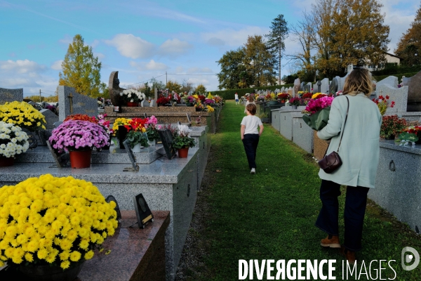 La toussaint au Cimetiere de salies de bearn