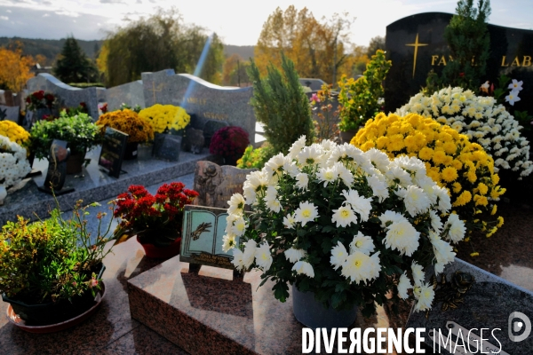 La toussaint au Cimetiere de salies de bearn