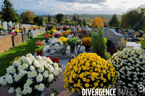 La toussaint au Cimetiere de salies de bearn