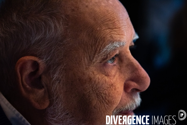 L Académie des Goncourt remet son prix chez Drouant.