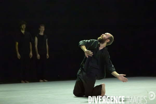 à l’ombre d’un vaste détail, hors tempête de Christian Rizzo