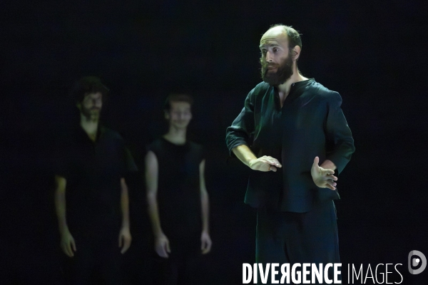 à l’ombre d’un vaste détail, hors tempête de Christian Rizzo