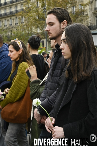 Hommage aux victimes des attentats du 13 novembre 2015, place de la République.