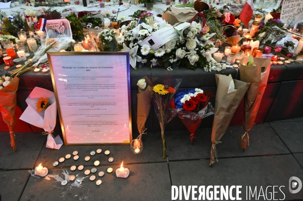 Hommage aux victimes des attentats du 13 novembre 2015, place de la République.