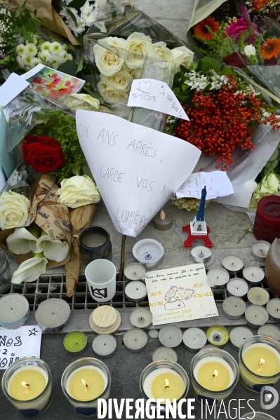 Hommage aux victimes des attentats du 13 novembre 2015, place de la République.