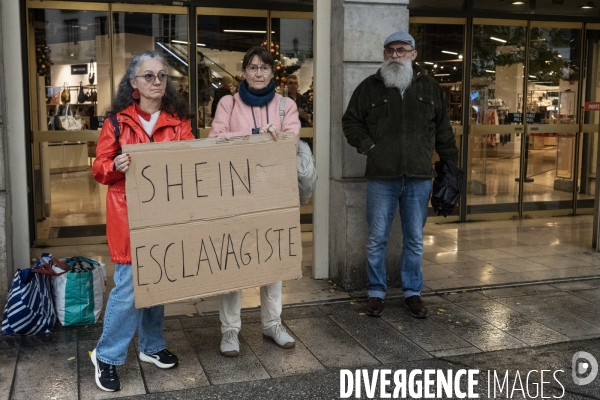Manifestation anti Shein Dijon
