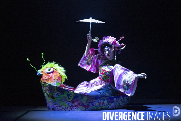 Post Orientalist Express de Eun-Me Ahn