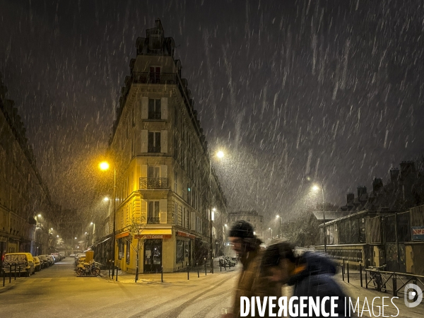 Quelques flocons de neige à Paris