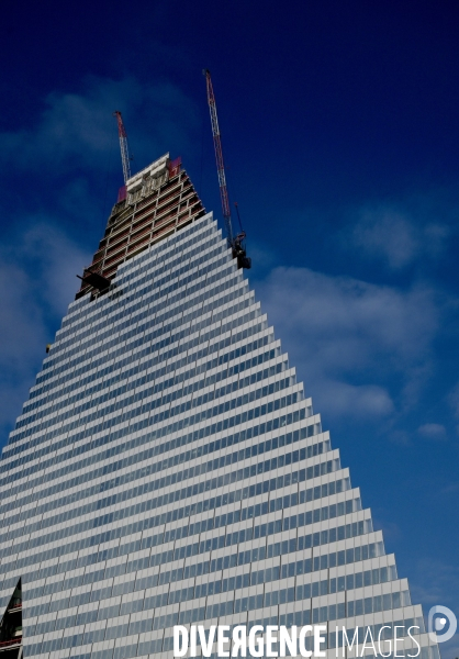 Construction de La tour Triangle